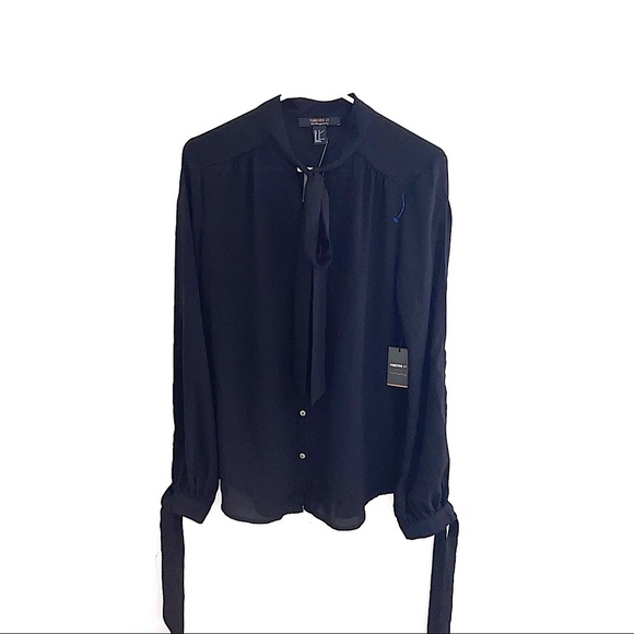 🌈Forever 21 Black Cut Sleeves Blouse Size M - Picture 1 of 6